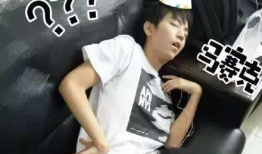 王俊凯图片搞笑,萌态百出，笑料连连