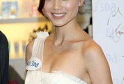 隐胸女明星,揭秘她们背后的故事与挑战