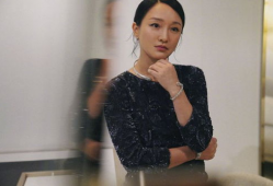 周迅近日照片,优雅魅力依旧不减当年